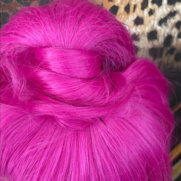 2 Wigs - Picture 4 of 11